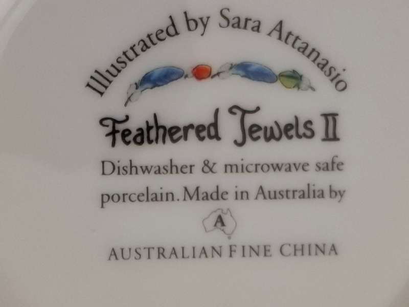 Feathered Jewels Plate Illustrated by Sara Attanasio - width 10cm