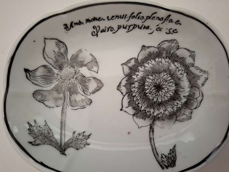 Black & White Ceramic Soap Dish - 13cm x 10cm