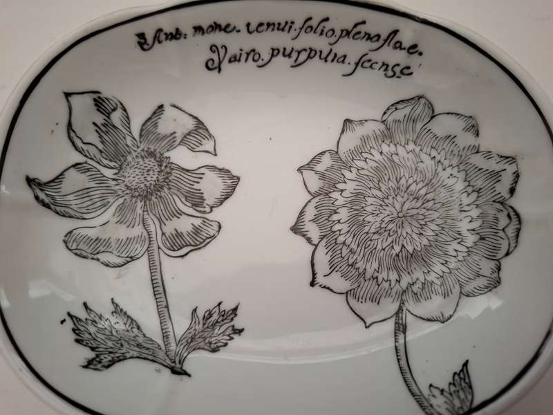 Black & White Ceramic Soap Dish - 13cm x 10cm