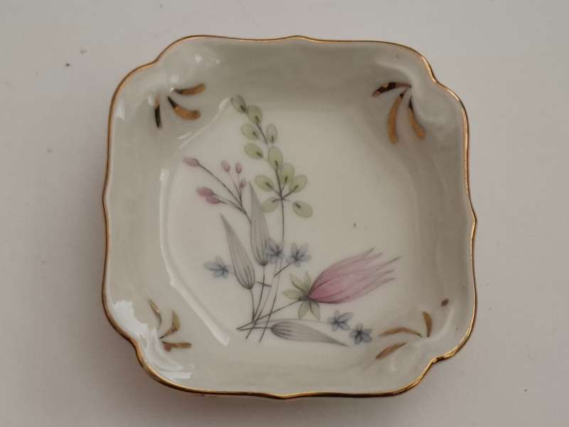 Alka Bavaria Pin Floral Pin Dish - 8cm x 8cm