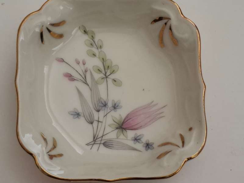 Alka Bavaria Pin Floral Pin Dish - 8cm x 8cm