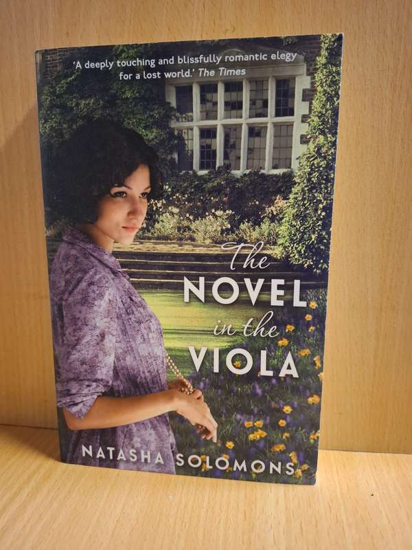 The Novel in The Viola: Natasha Solomons (Paperback)