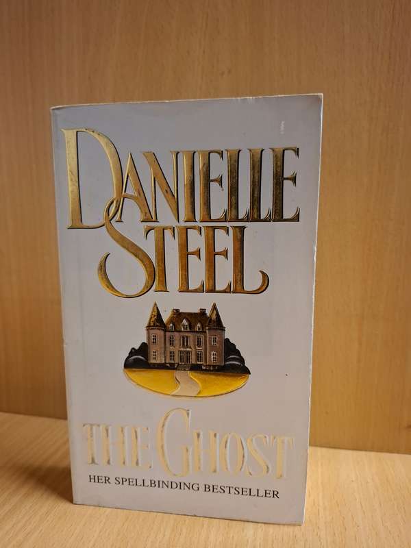 The Ghost: Danielle Steel (Paperback)