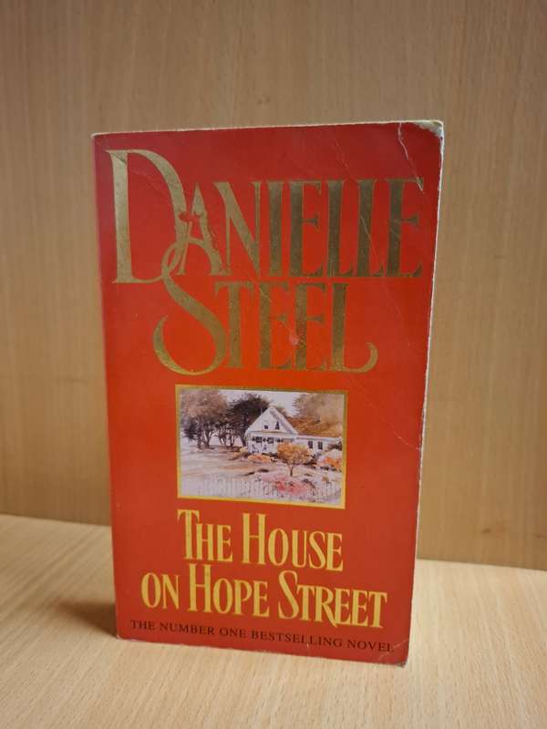 The House on Hope Street: Danielle Steel (Paperback)