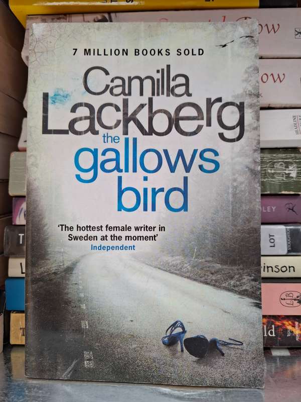 The Gallows Bird: Camilla Lackberg (Paperback)