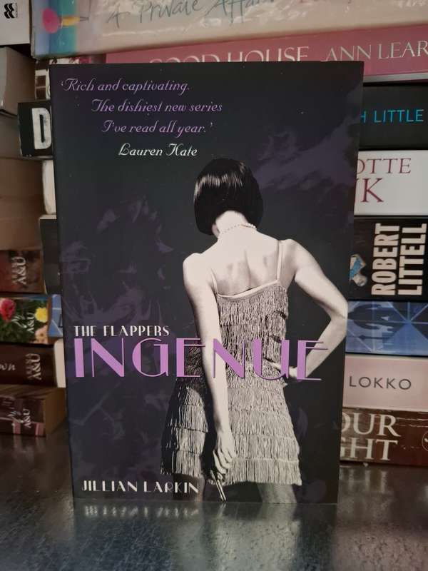 Ingenue: Jillian Larkin  (Paperback)