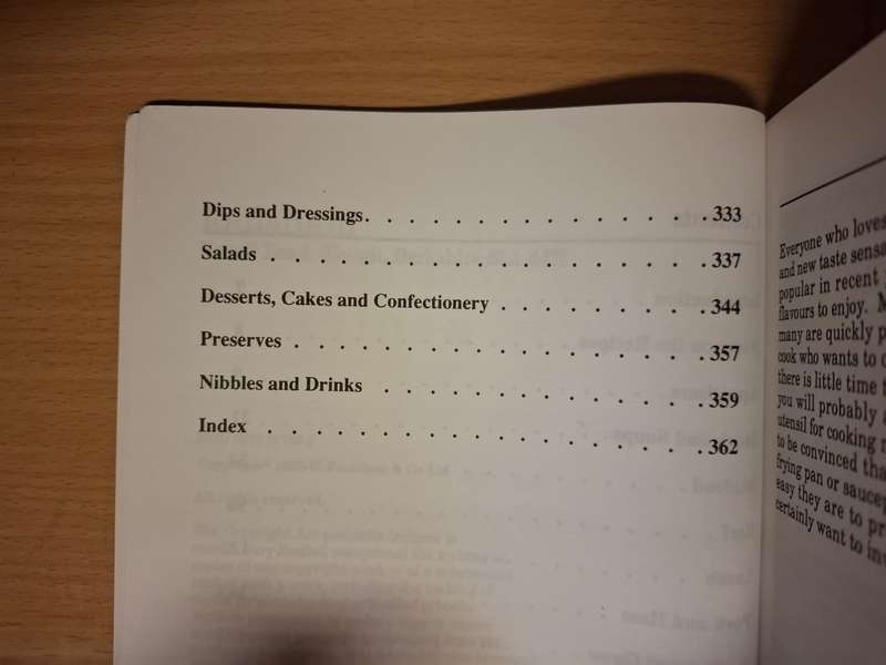 The Classic 1000 Chinese Recipes Edited by Wendy Hobson (Paperback)