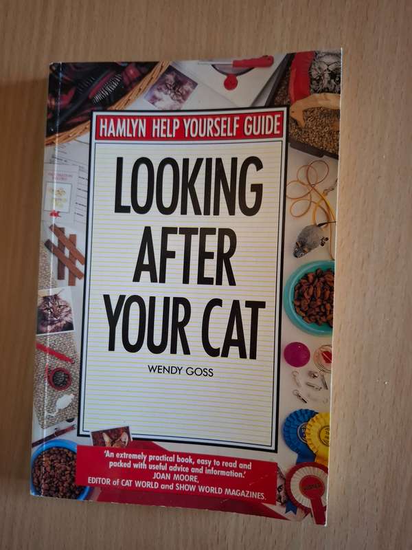 Looking after Your Cat : Wendy Goss  (Paperback)
