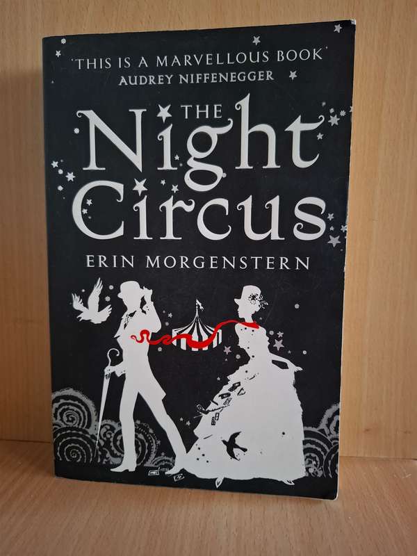 The Night Circus : Erin Morgenstern  (Paperback)