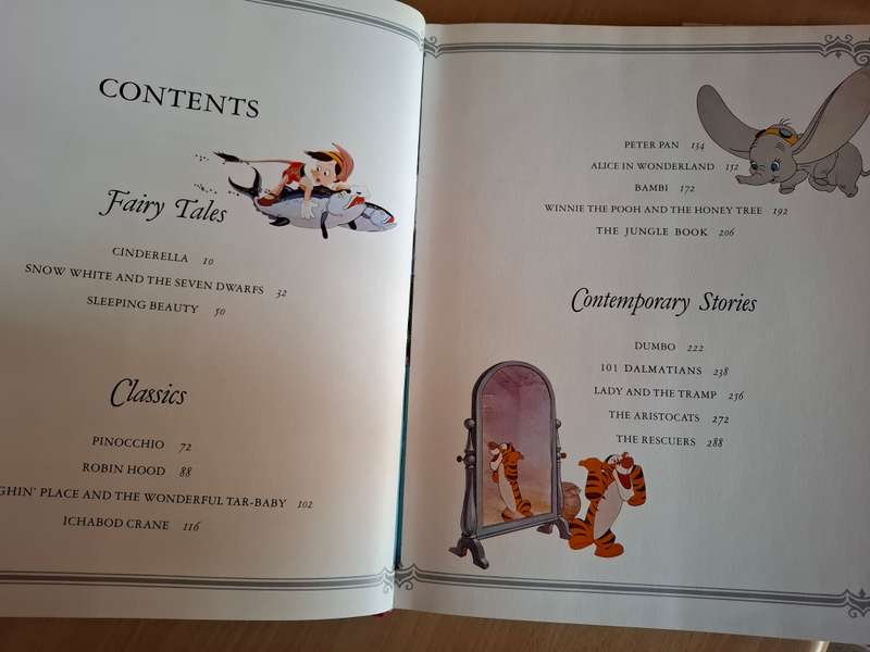 Walt Disney`s Treasury of Children`s Classics  (Hardcover)