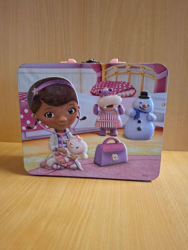 Small Metal Doc McStuffins Lunch Box Case (20cm x 16cm)