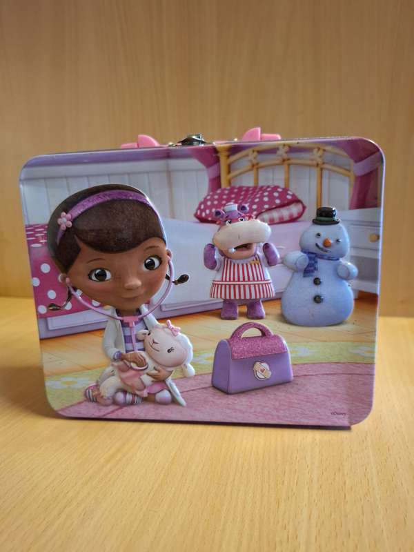 Small Metal Doc McStuffins Lunch Box Case (20cm x 16cm)