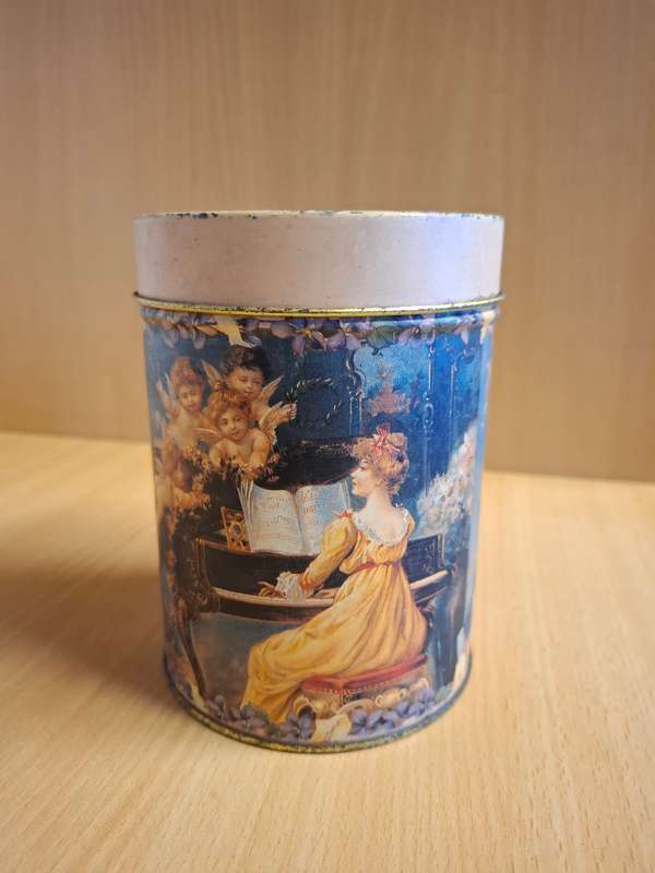 Set of 3 Vintage Rustic Tins