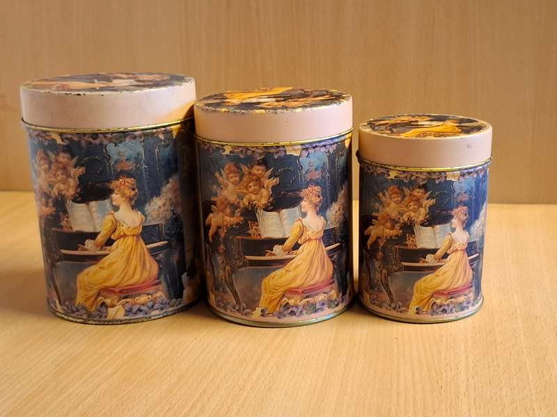 Set of 3 Vintage Rustic Tins