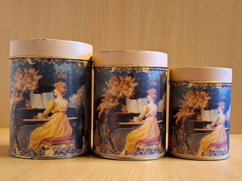 Set of 3 Vintage Rustic Tins