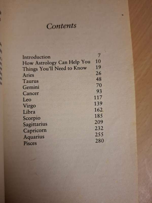 The Sun Sign Career Guide: Robert G. Walker & Howard Sasportas  (Paperback)