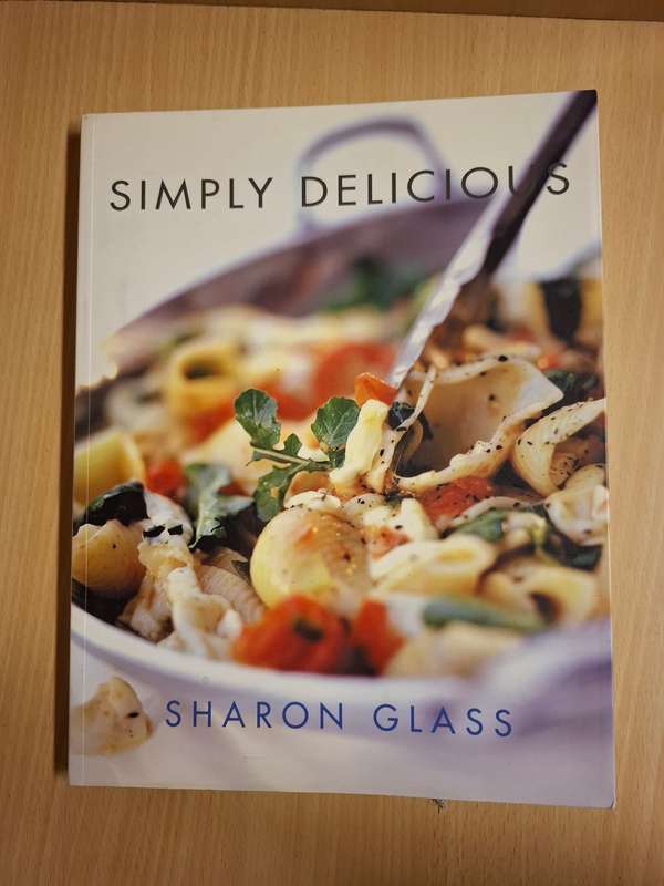 Simply Delicious : Sharon Glass  (Paperback)