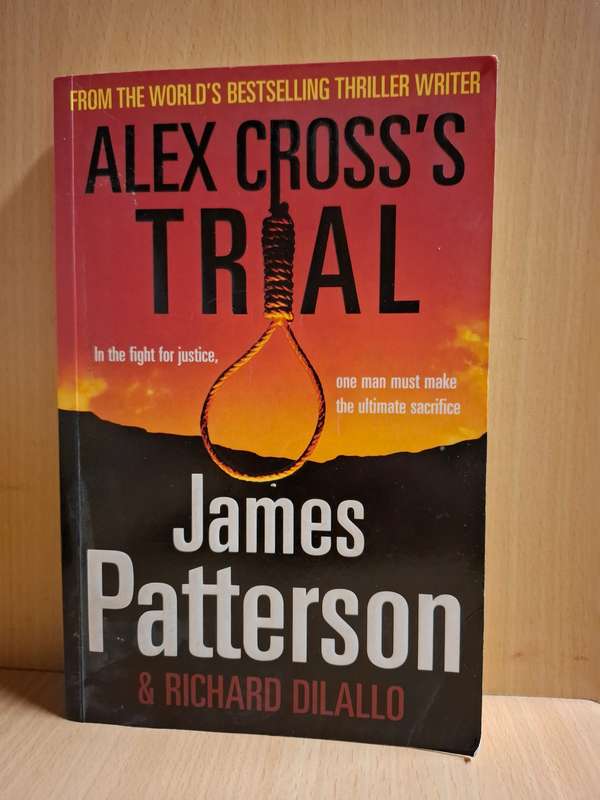 Alex Cross`s Trial: James Patterson (Large Paperback)