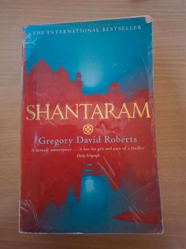 Shantaram : Gregory David Roberts  (Paperback)