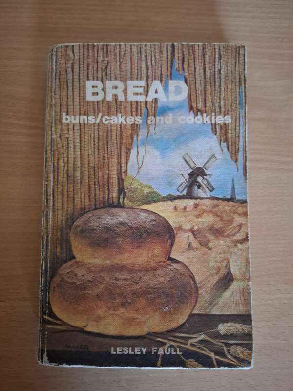 Bread - Buns/Cakes and Cookies :Lesley Faull  (Hardcover)