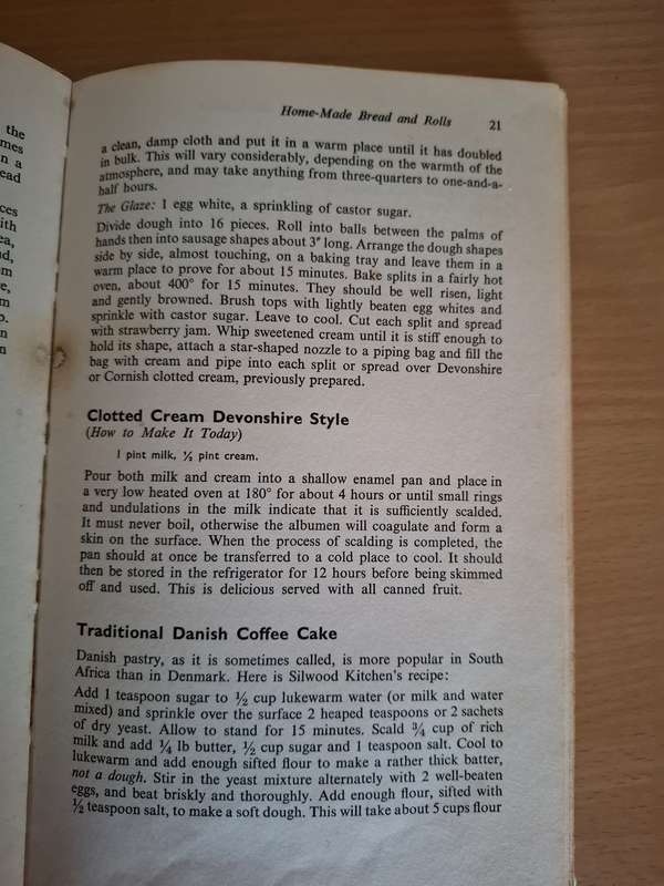 Bread - Buns/Cakes and Cookies :Lesley Faull  (Hardcover)