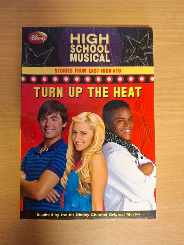 High School Musical - Turn Up the Heat (Paperback)
