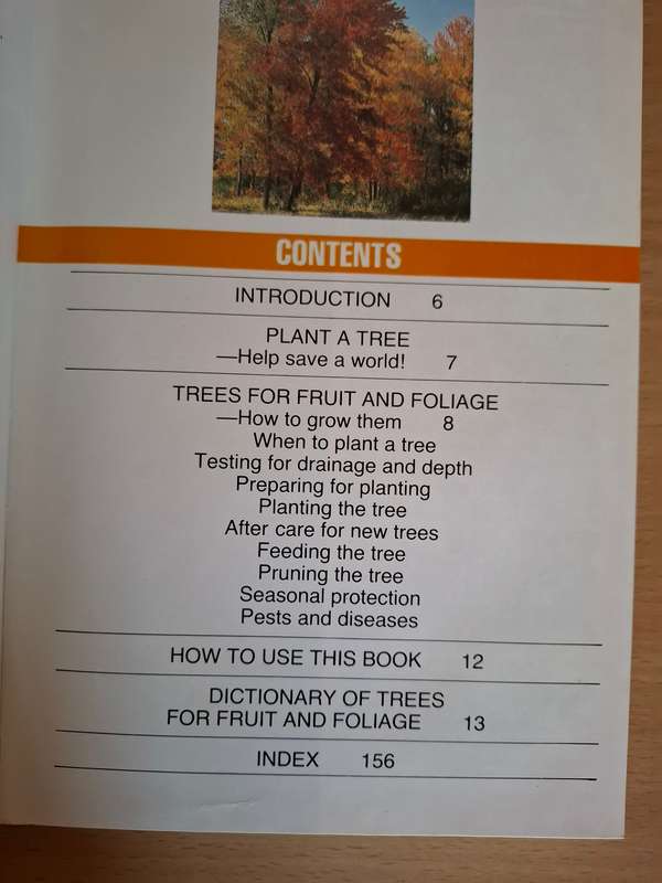 Trees for Fruit and Foilage: Stirling Macoboy  (Hardcover) Over 300 Beautiful Trees in Full Colour