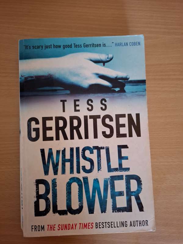 Whistle Blower: Tess Gerritsen (Paperback)