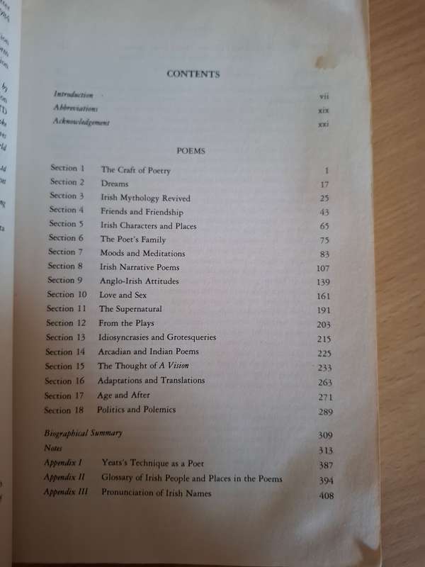 Poems of W.B. Yeats - A New Selection  (Paperback)