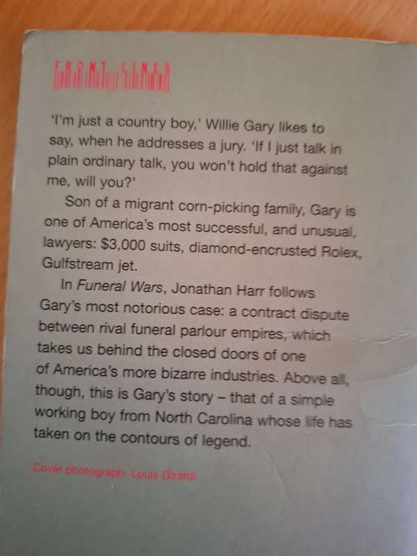 Funeral Wars - Jonathan Harr  (Paperback)