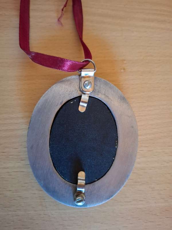 Oval Metal Photo Frame (8cm x 7cm)