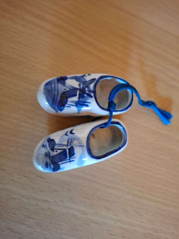Miniature Blue & White Dutch Shoes - Holland (6cm x 3cm)