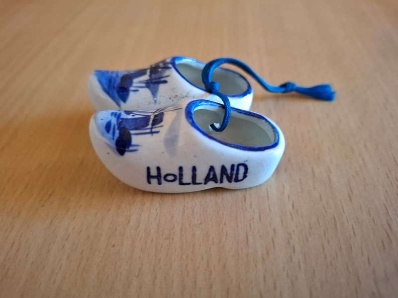 Miniature Blue & White Dutch Shoes - Holland (6cm x 3cm)
