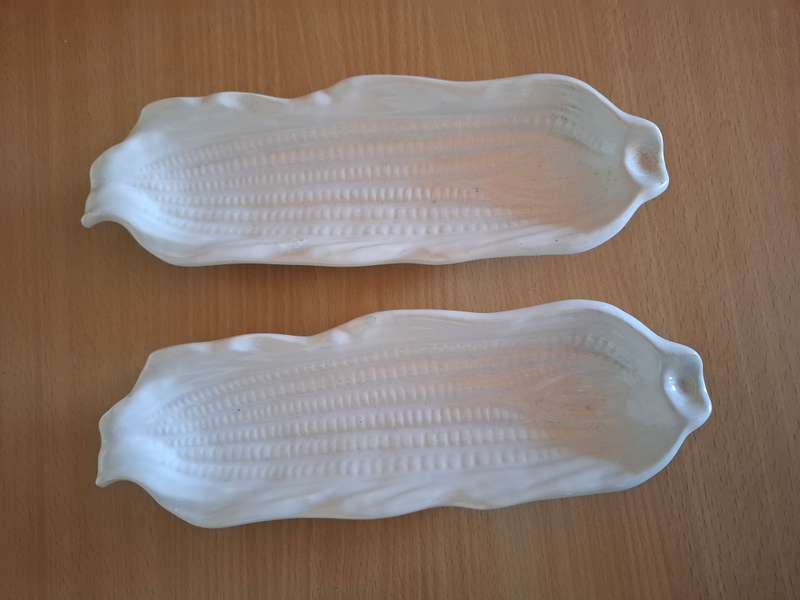 Set of 2 Ceramic Corn on the Cob Dishes  (Made in Japan)