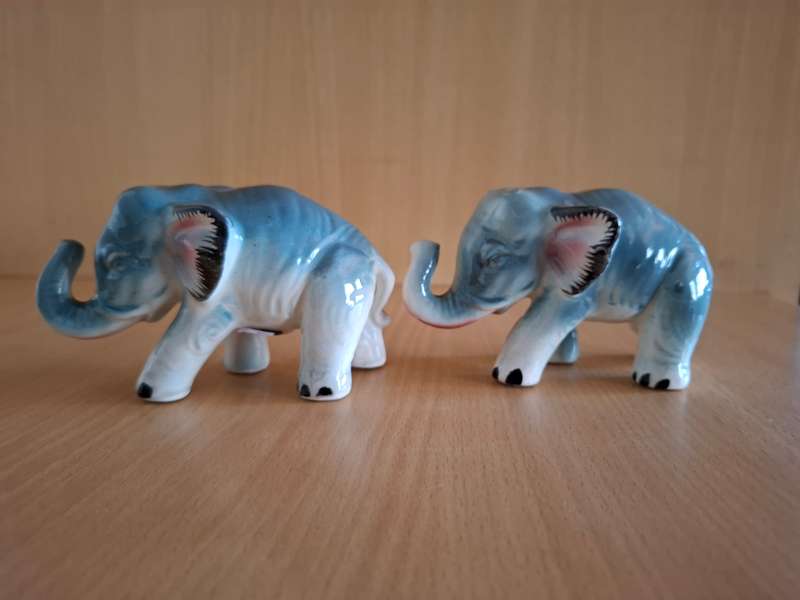 Set Elephant Salt & Pepper Shakers
