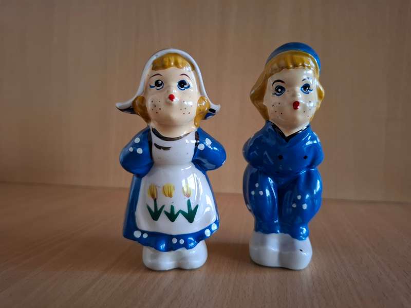 Dutch Boy & Girl Figurine Salt & Pepper Set