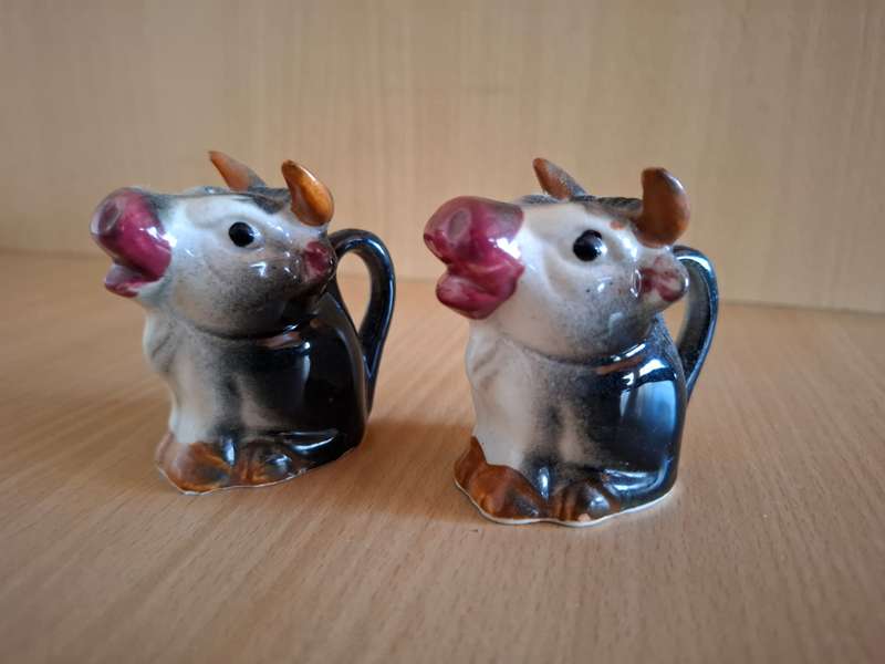 Small Ceramic Bull Figurine Salt & Pepper Shaker Set