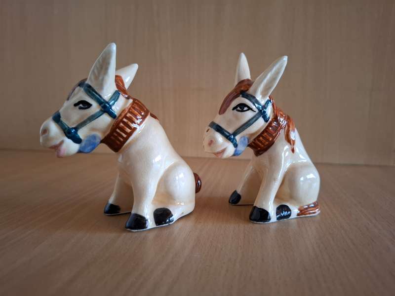 Donkey Figurine Salt & Pepper Set   (Made in Japan)