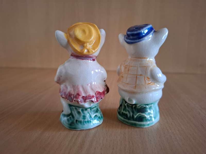 Pig Figurine Salt & Pepper Set