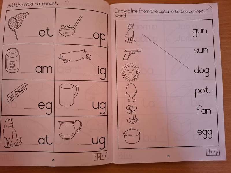 Trumpeter Workbooks - Simply Phonics Workbook 1 : Hilary Cawood