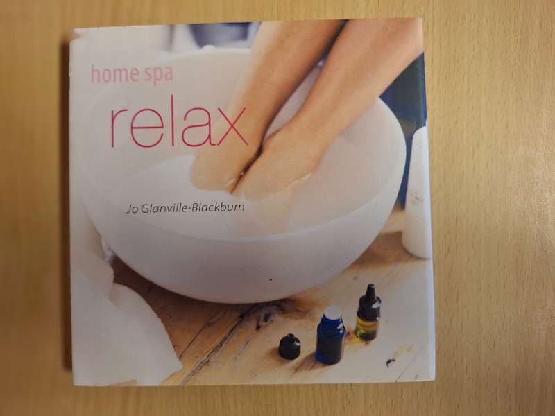 Relax by Jo Glanville-Blackburn  (Hardcover)