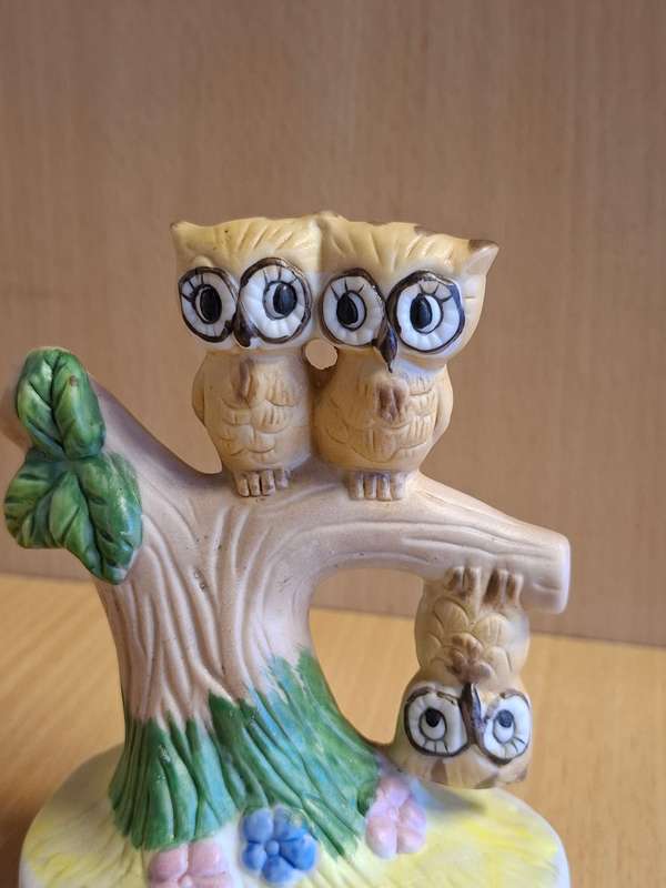 Owl Figurine  (height 12cm width 10cm)