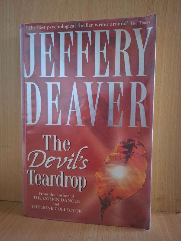The Devil`s Teardrop : Jeffery Deaver  (Paperback)