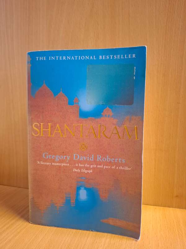 Shantaram : Gregory David Roberts  (Paperback)