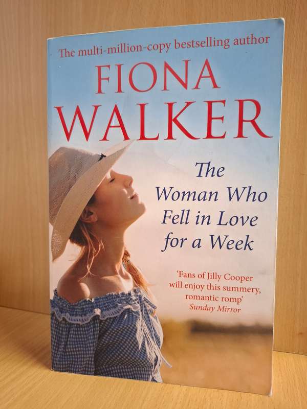 The Woman Who Fell in Love for a Week : Fiona Walker  (Paperback)