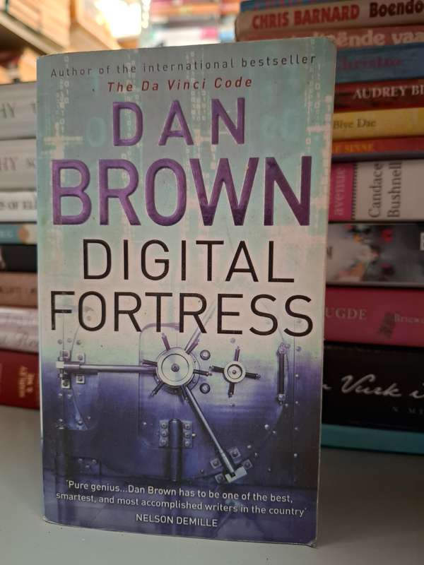 Digital Fortress: Dan Brown (Paperback)