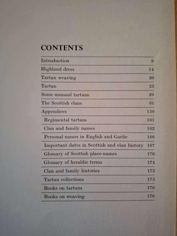 Tartans of The Scottish Clans: James D`Scarlett  (Hardcover)