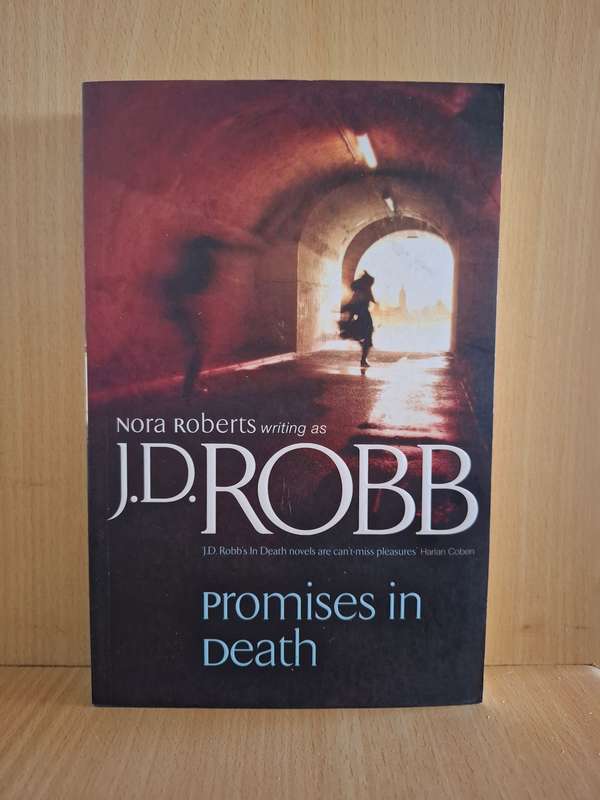 Promises in Death : J.D. Robb (Paperback)