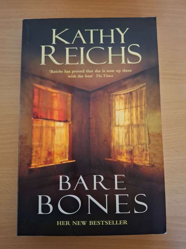 Bare Bones: Kathy Reichs Paperback)