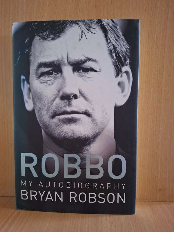 Robbo - My Autobiography: Bryan Robson  (Hardcover)